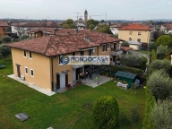 Visualizza le foto dell'immobile