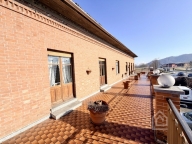 Visualizza le foto dell'immobile