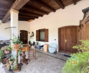 Visualizza le foto dell'immobile