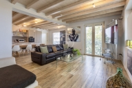 Visualizza le foto dell'immobile