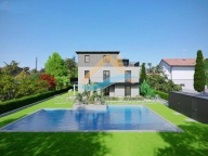 Visualizza le foto dell'immobile