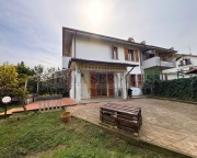 Visualizza le foto dell'immobile