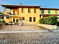 Visualizza le foto dell'immobile