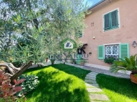 Visualizza le foto dell'immobile