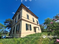 Visualizza le foto dell'immobile