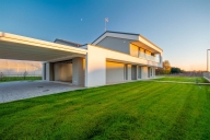 Visualizza le foto dell'immobile