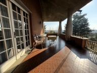 Visualizza le foto dell'immobile