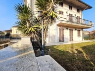 Visualizza le foto dell'immobile