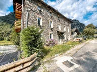 Visualizza le foto dell'immobile