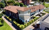 Visualizza le foto dell'immobile
