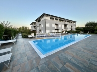 Visualizza le foto dell'immobile