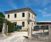 Visualizza le foto dell'immobile