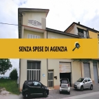 Visualizza le foto dell'immobile