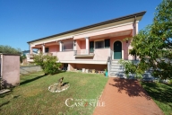 Visualizza le foto dell'immobile