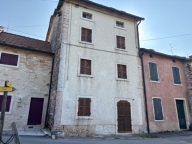 Visualizza le foto dell'immobile