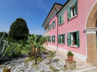 Visualizza le foto dell'immobile