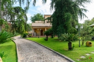 Visualizza le foto dell'immobile