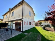 Visualizza le foto dell'immobile Visualizza le foto dell'immobile