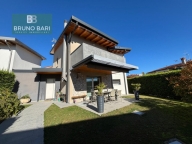 Visualizza le foto dell'immobile