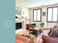 Visualizza le foto dell'immobile Visualizza le foto dell'immobile