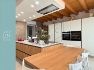 Visualizza le foto dell'immobile