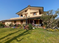 Visualizza le foto dell'immobile