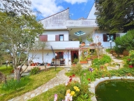 Visualizza le foto dell'immobile